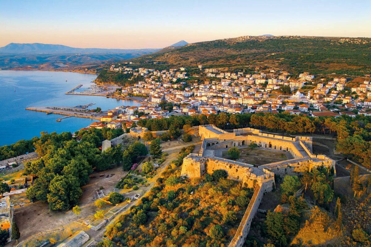 The Pylos town and its castle tour
