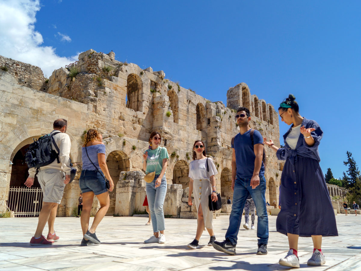 tour guide in greek translation